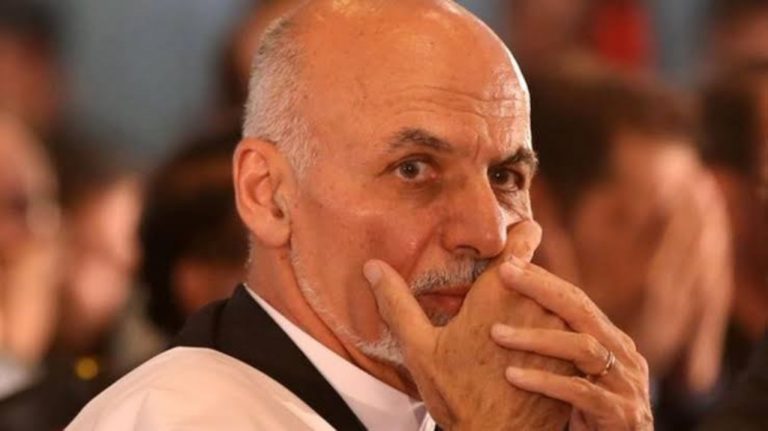Presidente Ghani fugge dall’Afghanistan, la richiesta