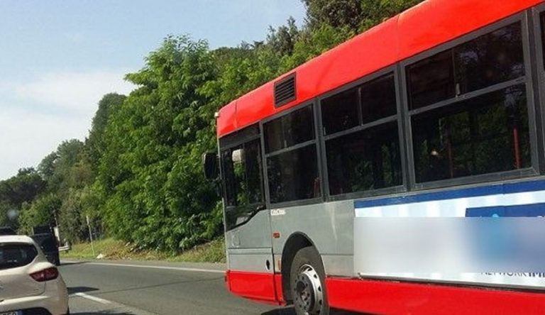 Un mezzo della linea Atac 32