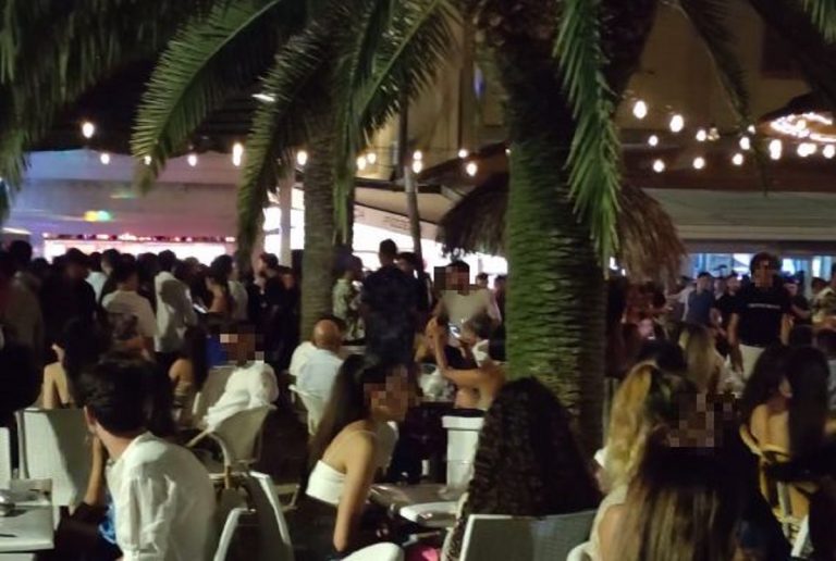 Un frame di un precedente party nella stessa discoteca tarantina