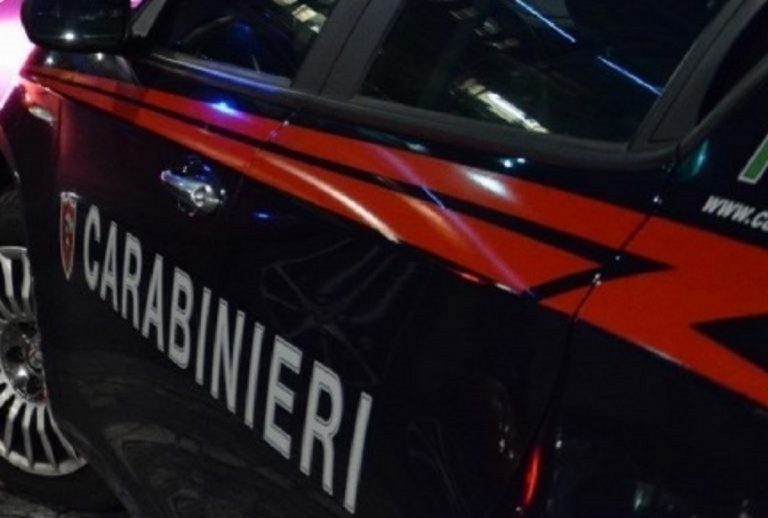 Fuorigrotta, ragazzo reagisce ad una rapina e viene accoltellato