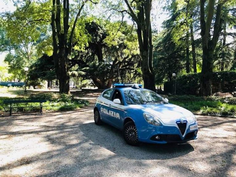 Schianto frontale tra due auto: perde la vita una bambina
