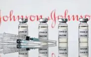 Effetti collaterali vaccino J&J: trombocitopenia da aggiungere