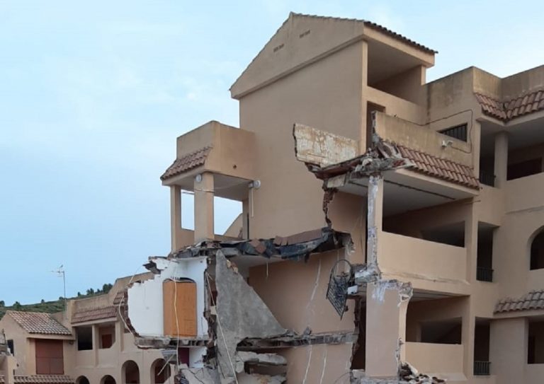 La palazzina crollata