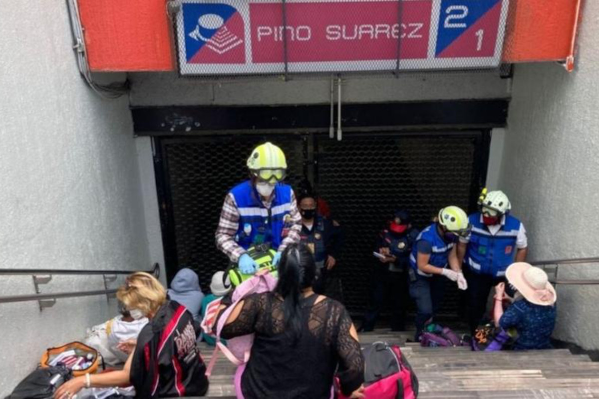 Ciudad de México, incendio en el metro Pino Suárez: no hay heridos graves