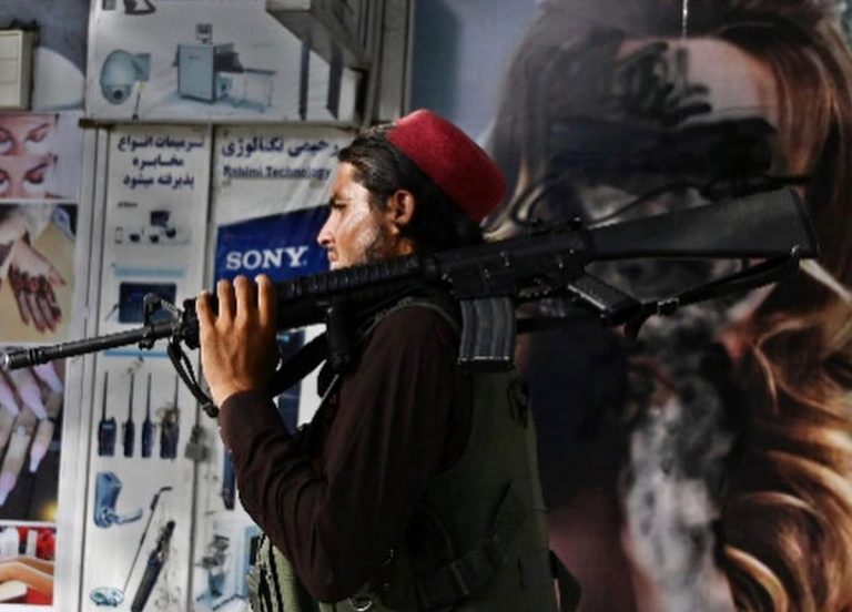 I rapporti fra Isis e Taliban sono controversi da sempre