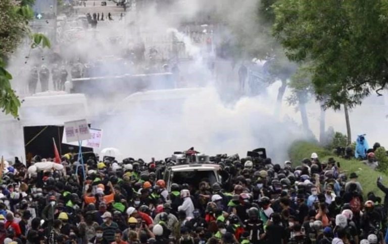 Uno scatto delle proteste in Thailandia