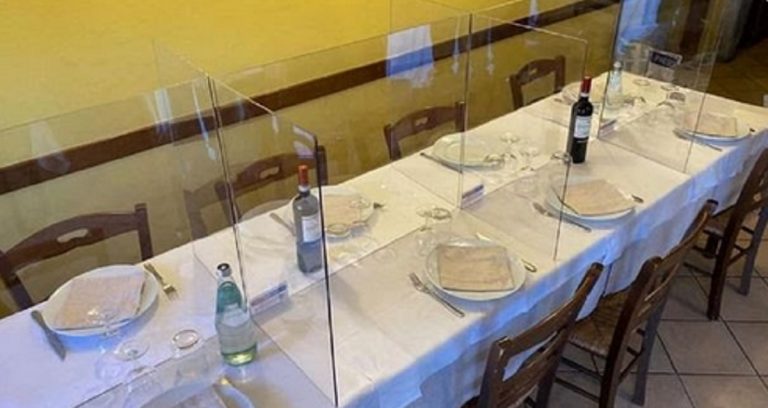 barriere plexiglas proteggono