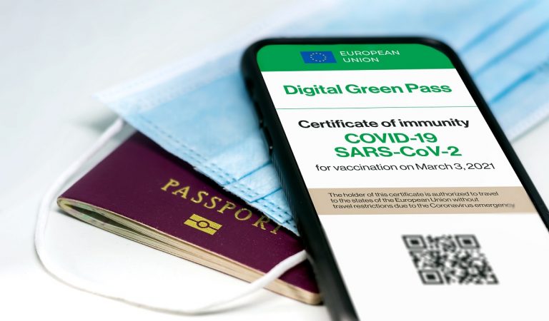 Certificazione verde, si può avere anche in farmacia in maniera gratuita