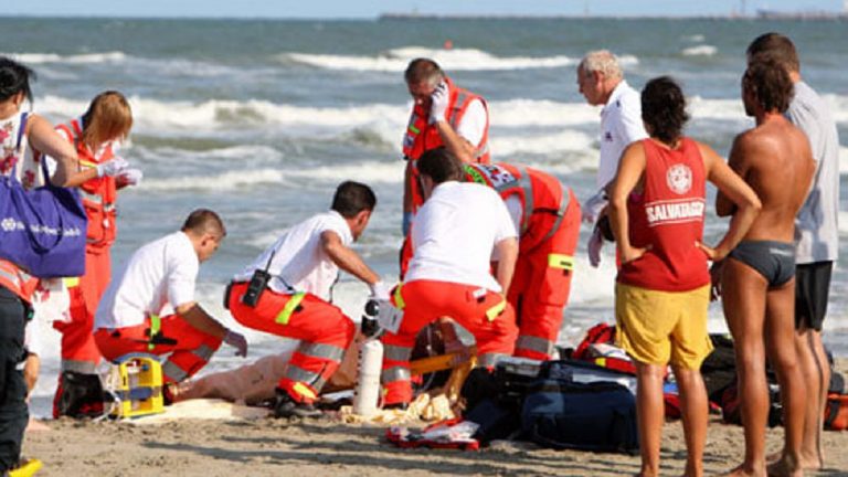 malore in spiaggia
