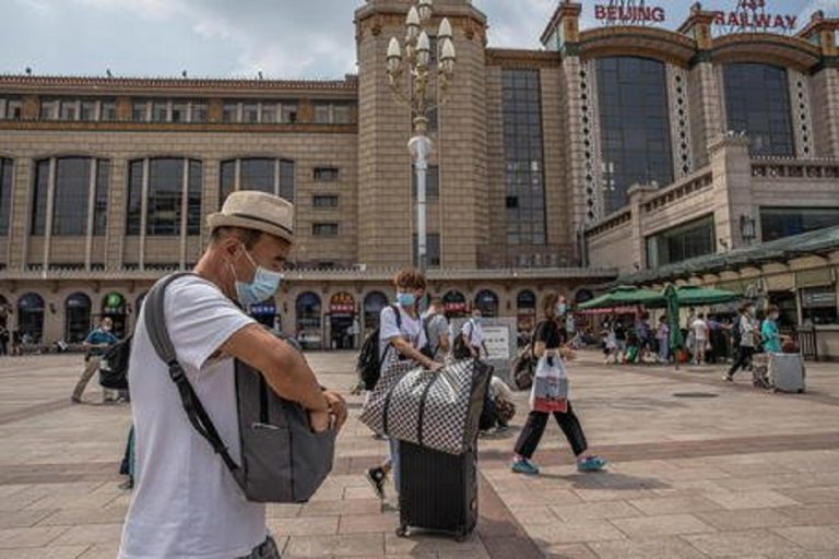 mascherina all'aperto cina