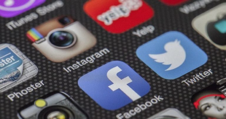 talebani Facebook