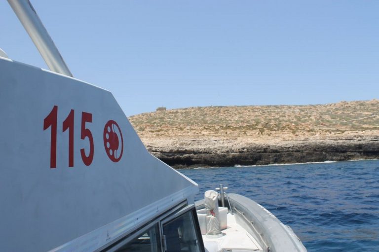 Una unità navale del 115 di Lampedusa