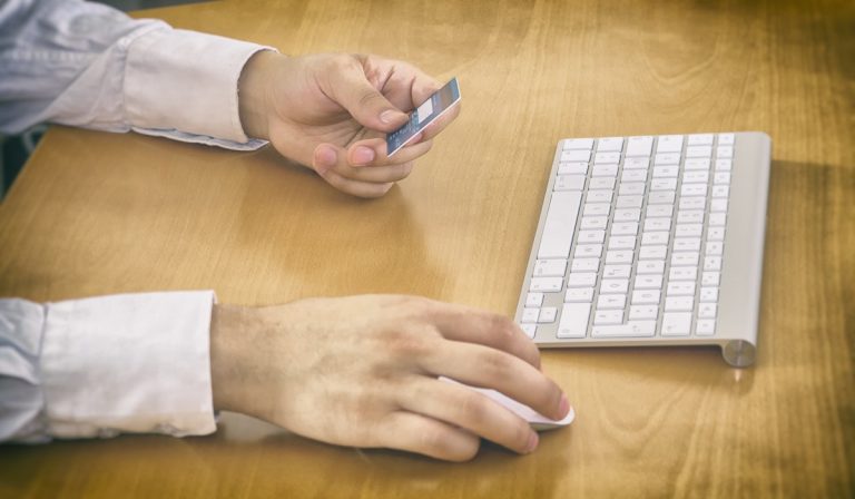 200mila euro in ritardo, banca risarcisce correntista per lo stress