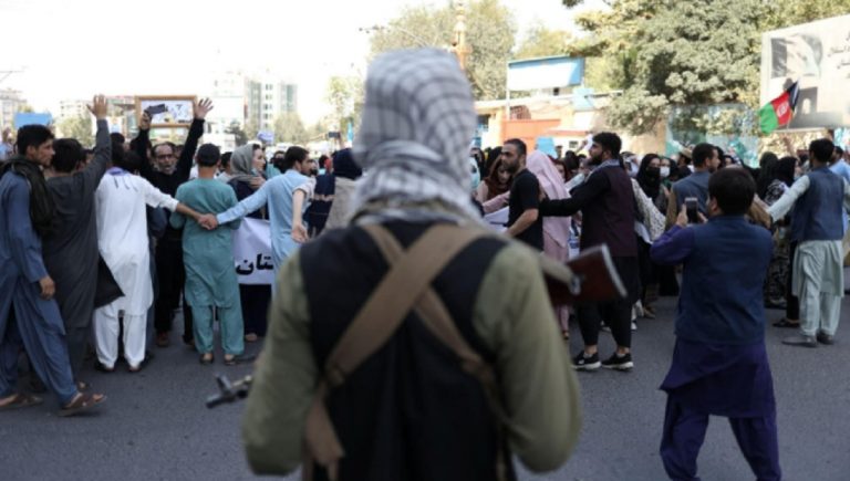 Afghanistan punizioni in piazza