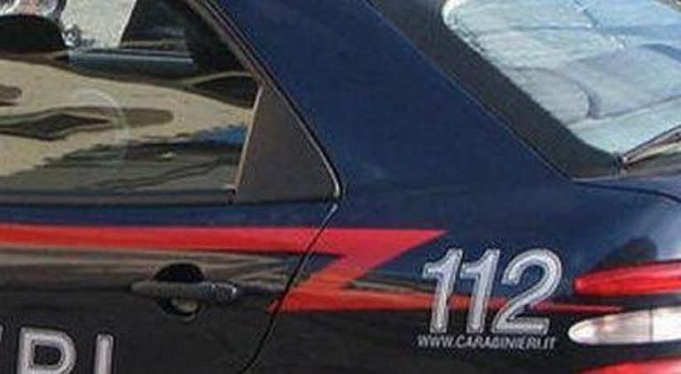 Maestra violenta sospesa dai Carabinieri