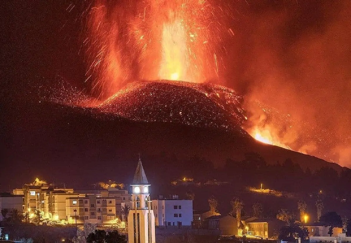 Una spettacolare immagine dell'eruzione del Cumbre Vieja