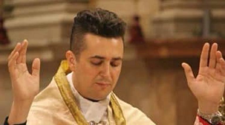 Don Spagnresi quando celebrava messa