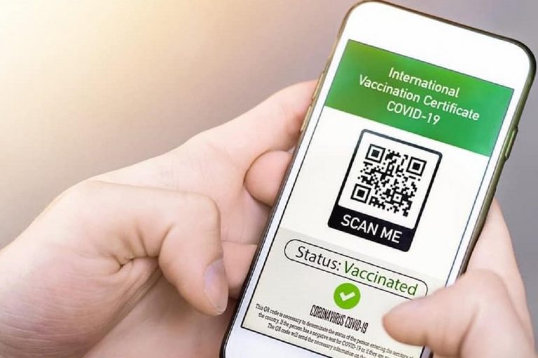 Alcune regole scolastiche sul Green Pass fanno già discutere