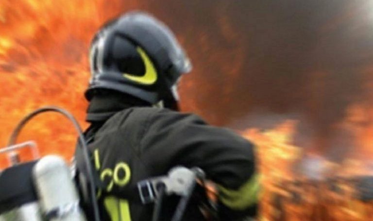 Roma, incendio in un appartamento della Magliana