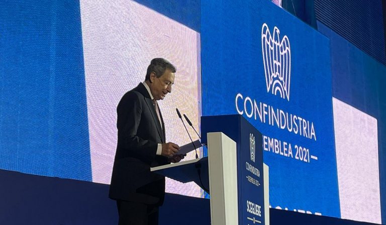 Draghi, Governo al lavoro sull'aumento bollette. 3 miliardi per diminuirle