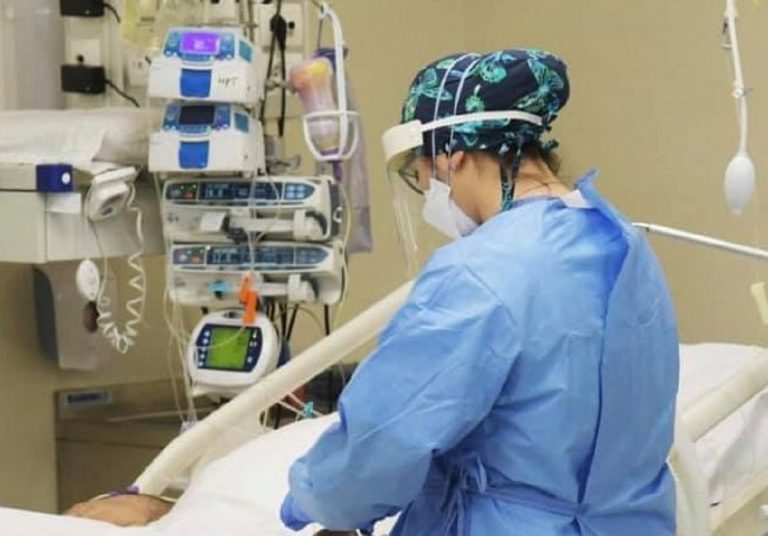 Morta perché a detta di suo figlio contagiata da un'infermiera no vax