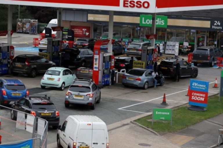 Inghilterra senza carburante