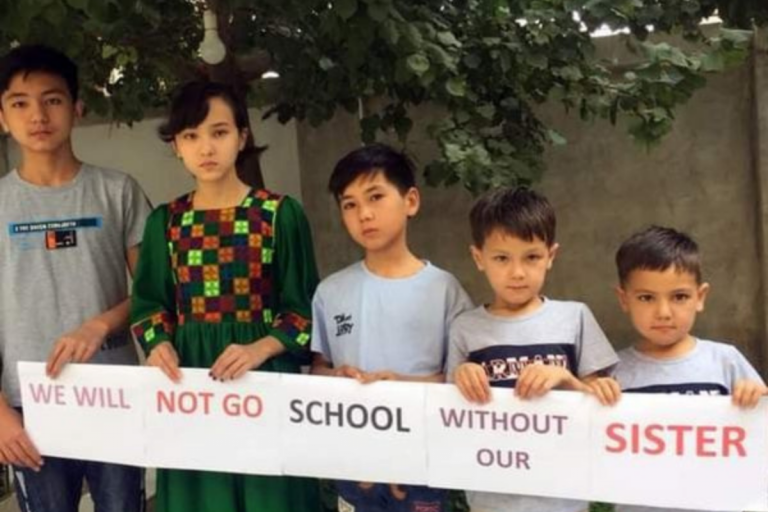 Afghanistan protesta istruzione bambine