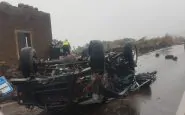 Uno scatto dell'auto di Errera fracassata al suolo dal vento