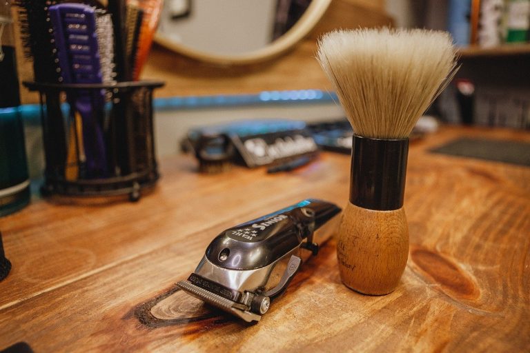 Novità dai talebani: vietato tagliare la barba