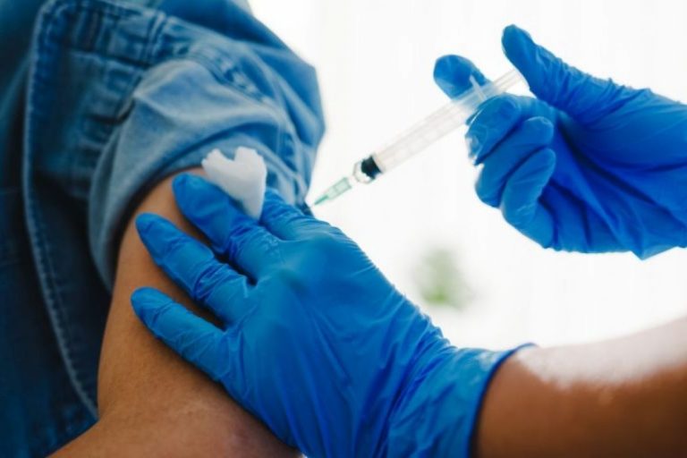 Terza dose vaccino Ricciardi