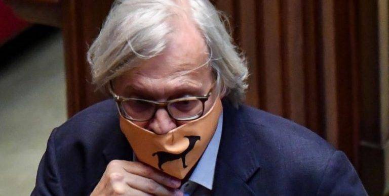 "Cagnolino": Sgarbi umilia Scanzi