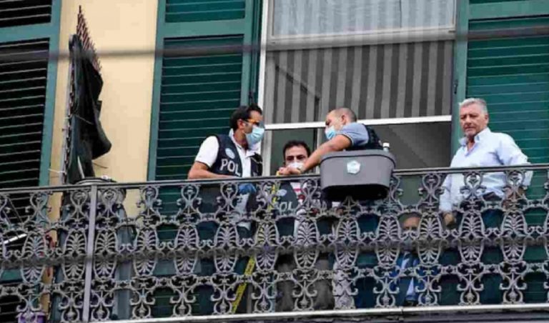 funerali bimbo morto Napoli