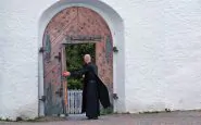 Vescovo lascia la Chiesa per amore