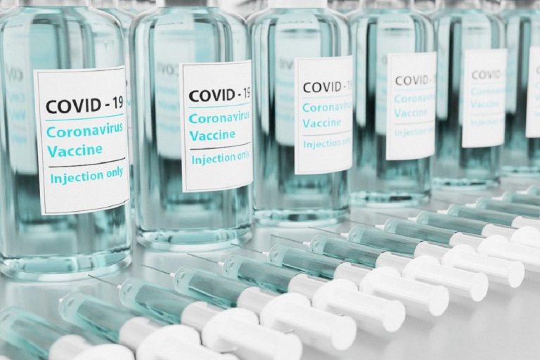 Covid, volontari testano nuovi vaccini