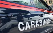 Va dai Carabinieri come parte lesa ed esce come fermato