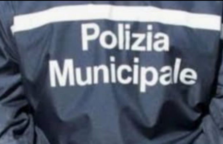 Anziano scoperto con una prostituta