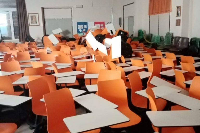 Banchi rotelle non norma