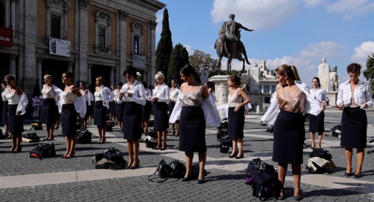 Flashmob Alitalia hostess Campidoglio