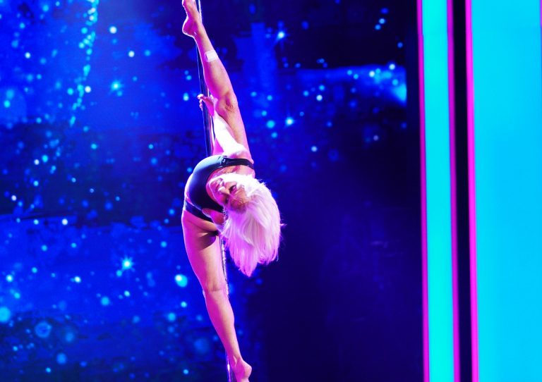 Pole dancer di 78 anni a Tu Si Que Vales