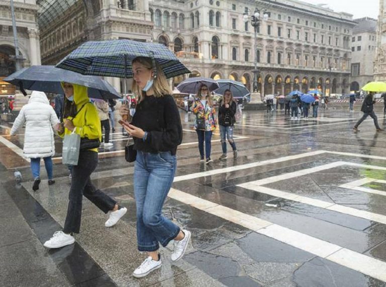 Previsioni Meteo, pesante maltempo autunnale a inizio della settimana prossima: alto rischio alluvio