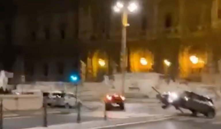Roma incidente Mini