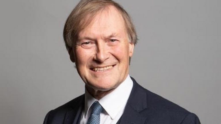 deputato David Amess accoltellato