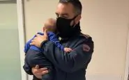mamma aggredita poliziotto neonato
