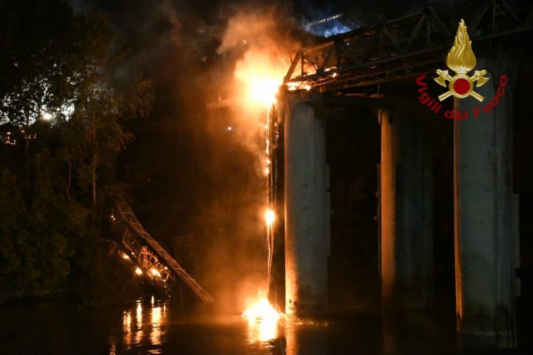 Ponte di Ferro incendio