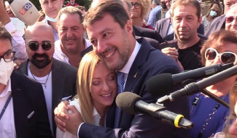salvini meloni abbraccio