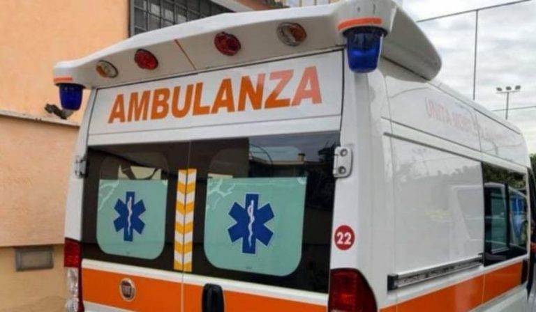 65enne cade da impalcatura