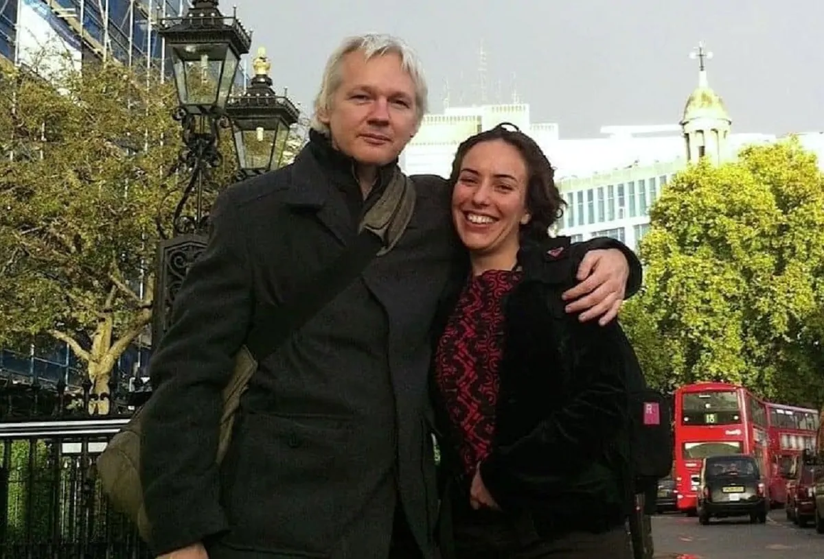Julian Assange con Stella Moris