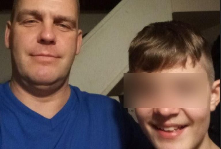 Roberts Buncis con il padre