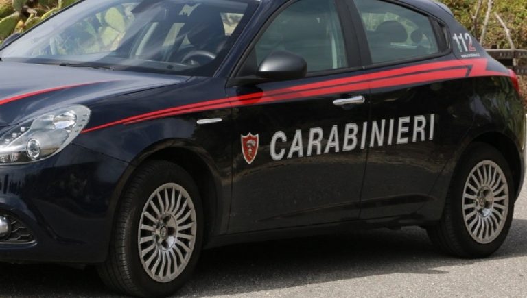 Carabinieri al lavoro sul "giallo del lago"