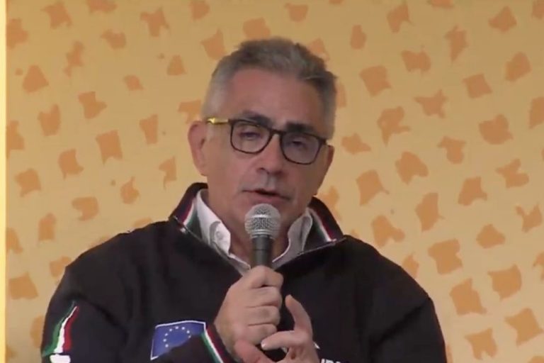 Covid Pregliasco infangamento social